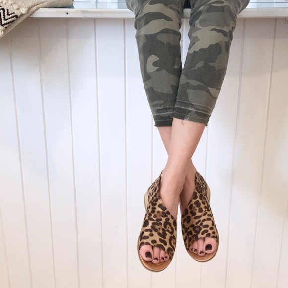 Leopard Print Booties Side Cutout Peep Toe - Picture 6 of 7